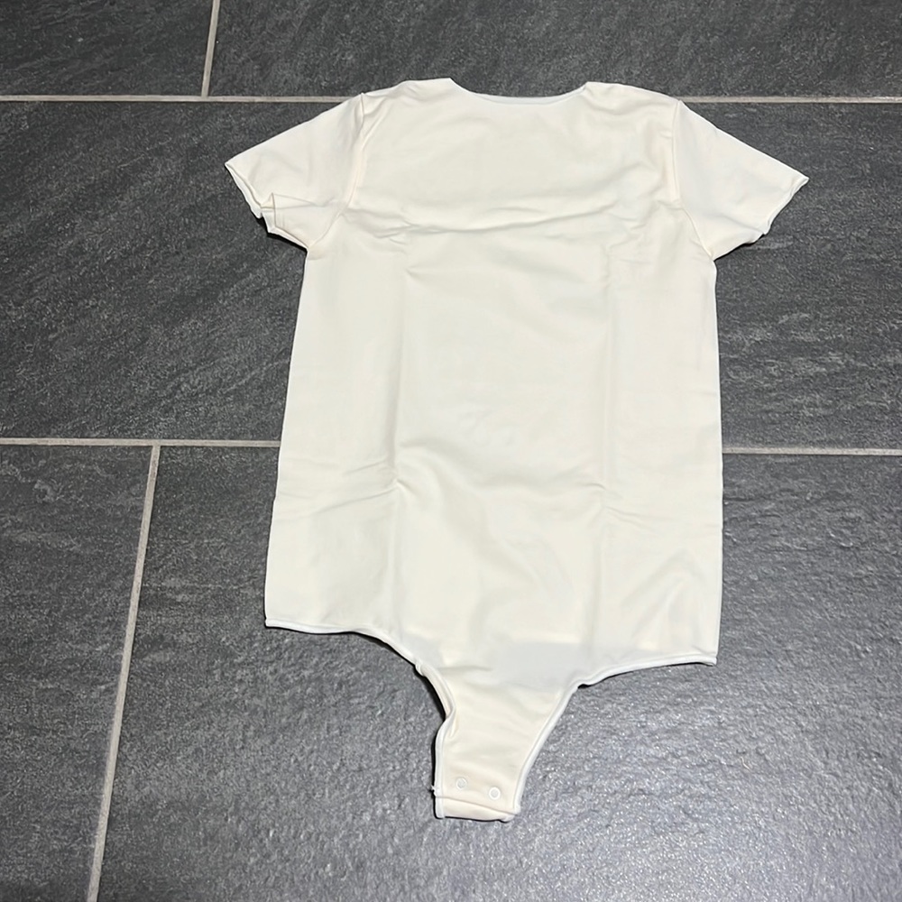 SKIMS Tee Shirt body suit
